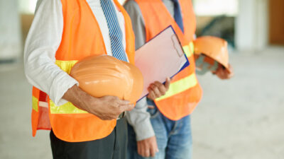Pourquoi louer du matériel certifié est crucial pour la sécurité sur le chantier ?